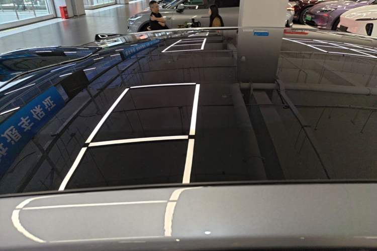 Used Nio ET7 2024 75 kWh Executive Signature Edition Roof