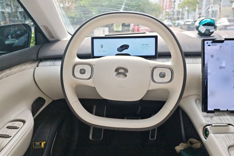 Used Nio ET7 2024 75 kWh Executive Edition Steering Wheel