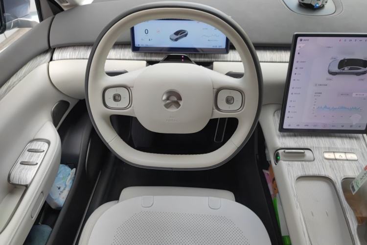 Used Nio ET7 2024 100kWh Executive Signature Edition Steering Wheel