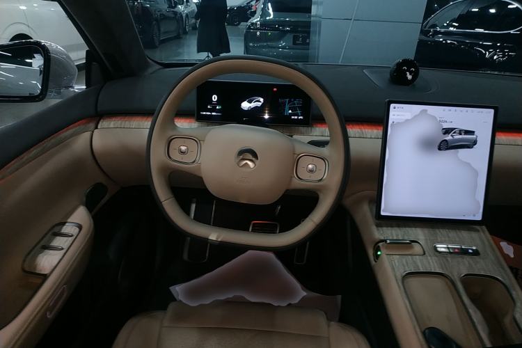 Used Nio ET7 2024 75 kWh Executive Signature Edition Steering Wheel