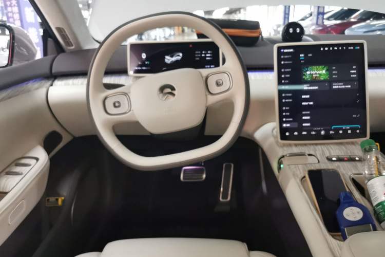 Used Nio ET7 2024 100kWh Executive Signature Edition Steering Wheel