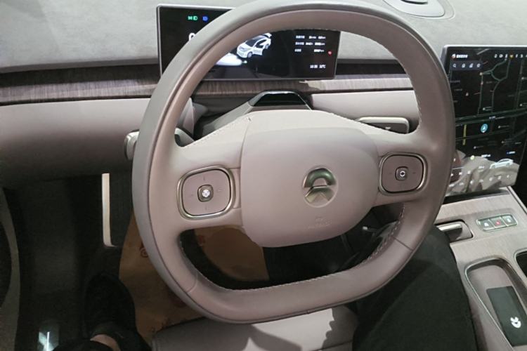 Used Nio ET7 2024 75 kWh Executive Signature Edition Steering Wheel