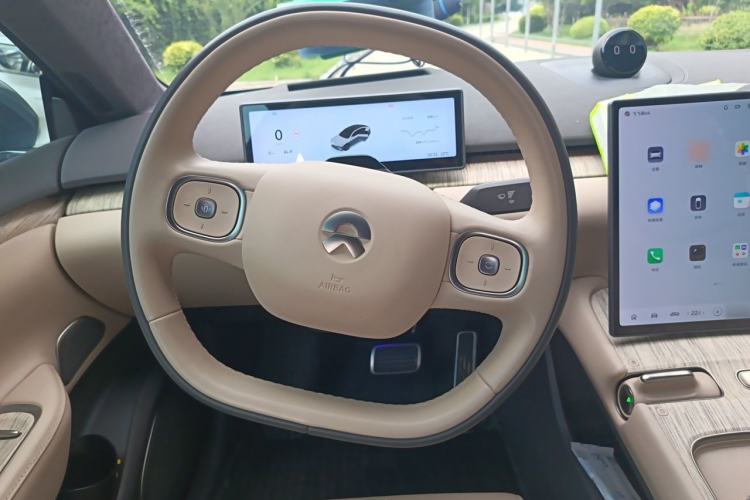 Used Nio ET7 2024 75 kWh Executive Signature Edition Steering Wheel