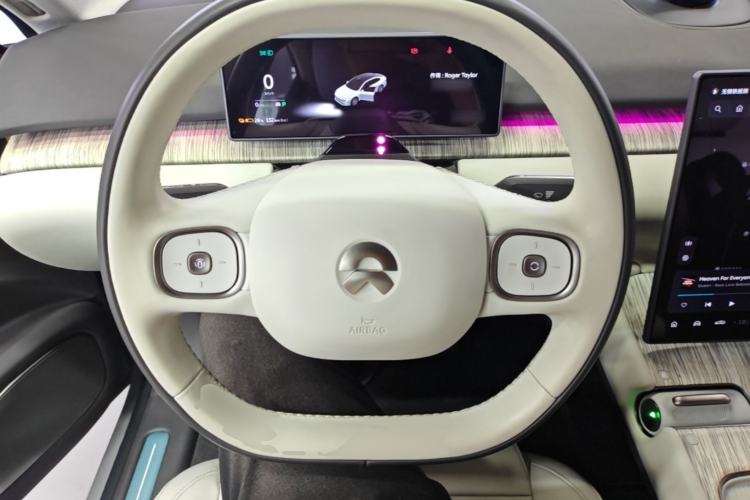Used Nio ET7 2024 75 kWh Executive Signature Edition Steering Wheel