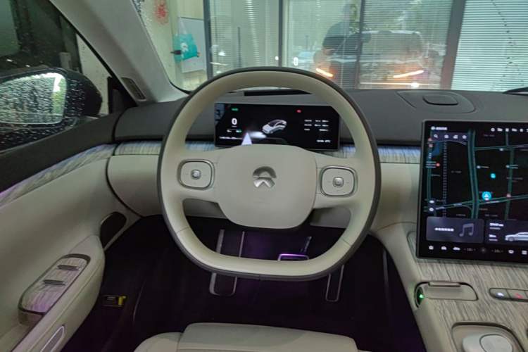 Used Nio ET7 2024 75 kWh Executive Signature Edition Steering Wheel