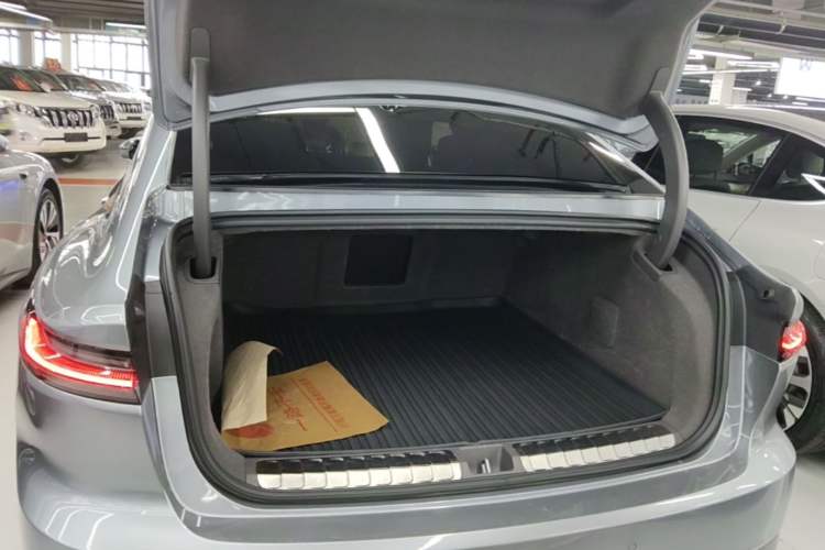 Used Nio ET7 2024 75 kWh Executive Edition Trunk