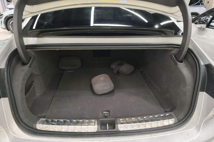 Used Nio ET7 2024 75 kWh Executive Signature Edition Trunk