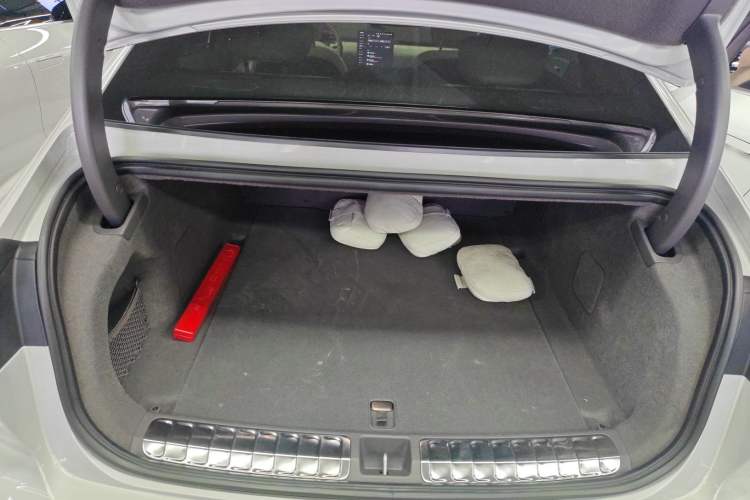 Used Nio ET7 2024 75 kWh Executive Edition Trunk