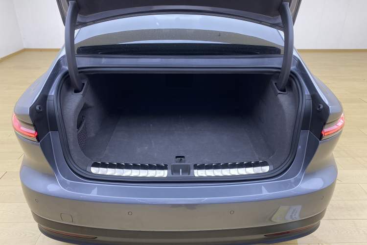 Used Nio ET7 2024 75 kWh Executive Signature Edition Trunk