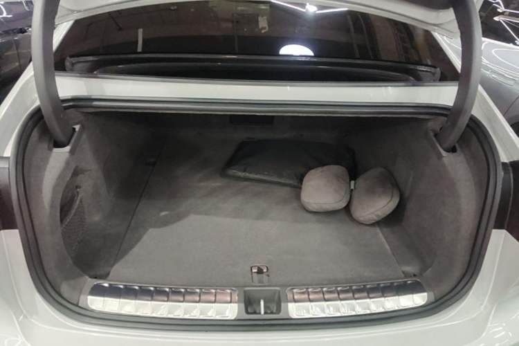 Used Nio ET7 2024 75 kWh Executive Signature Edition Trunk