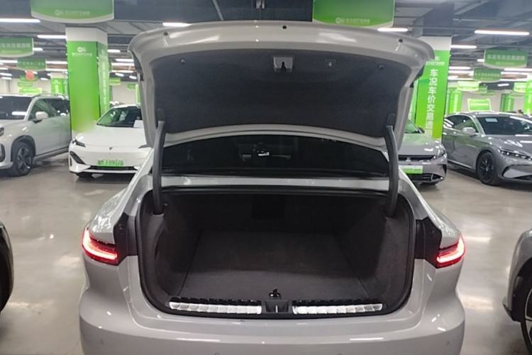 Used Nio ET7 2024 75 kWh Executive Signature Edition Trunk
