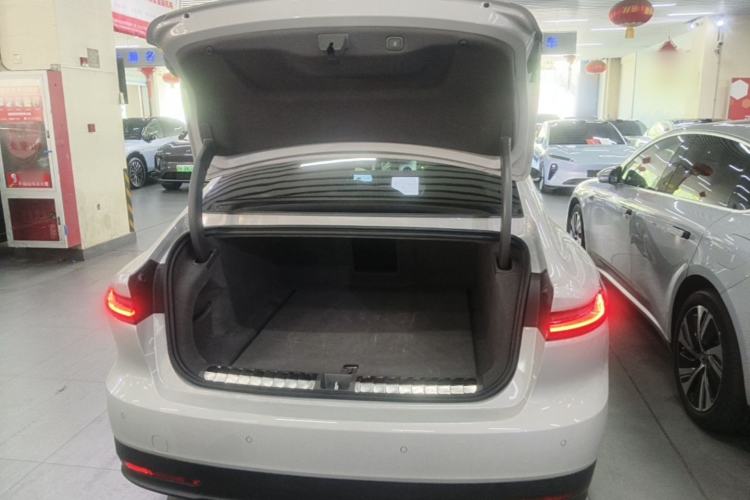 Used Nio ET7 2024 75 kWh Executive Signature Edition Trunk