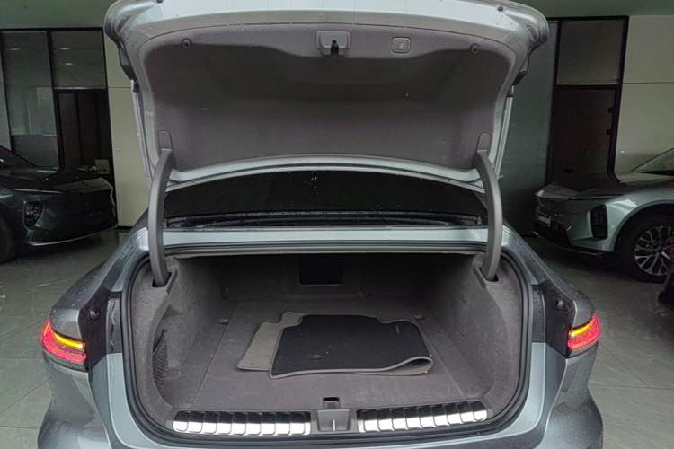 Used Nio ET7 2024 75 kWh Executive Signature Edition Trunk