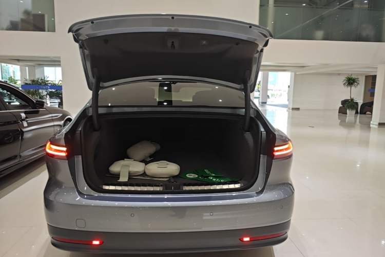 Used Nio ET7 2024 100kWh Executive Signature Edition Trunk