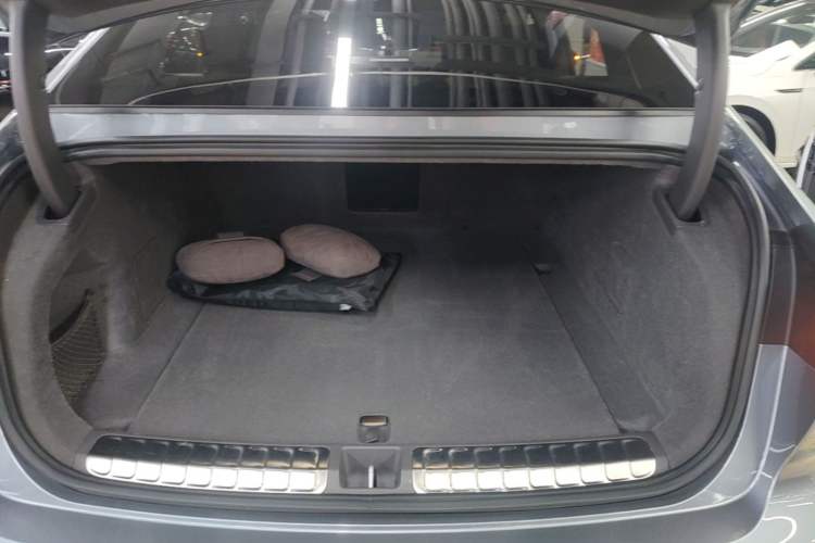 Used Nio ET7 2024 75 kWh Executive Signature Edition Trunk
