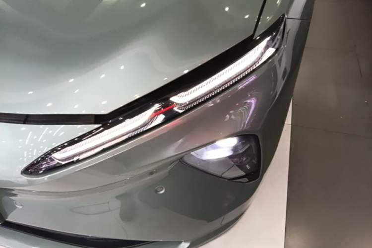 Used Nio ET7 2024 100kWh Executive Signature Edition Left Front Headlight