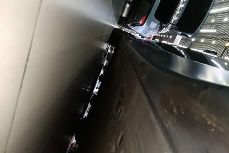 Used Nio ET7 2024 100kWh Executive Signature Edition Left Side Sill