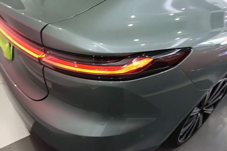 Used Nio ET7 2024 100kWh Executive Signature Edition Right Rear Taillight