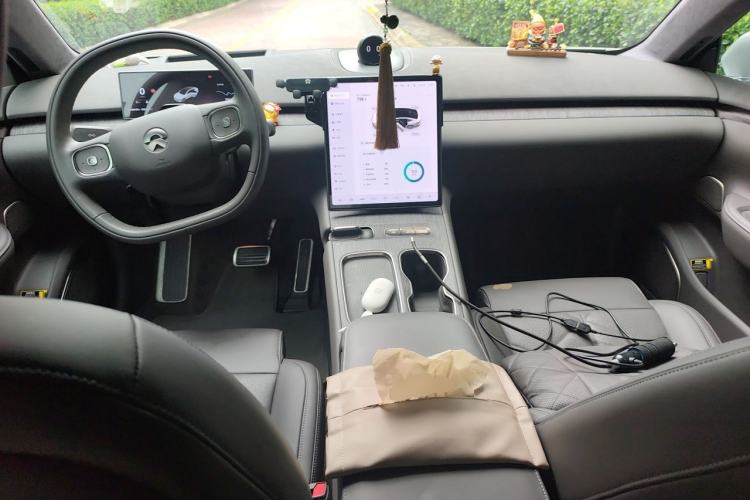 Used Nio ET7 2024 75 kWh Executive Edition Center Console