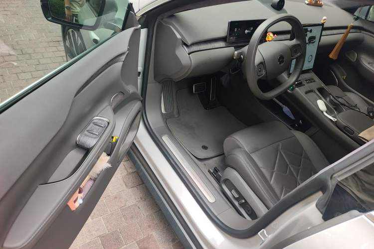 Used Nio ET7 2024 75 kWh Executive Edition Driver Seat