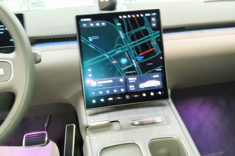 Used Nio ET7 2024 75 kWh Executive Signature Edition Audio And AC Panel