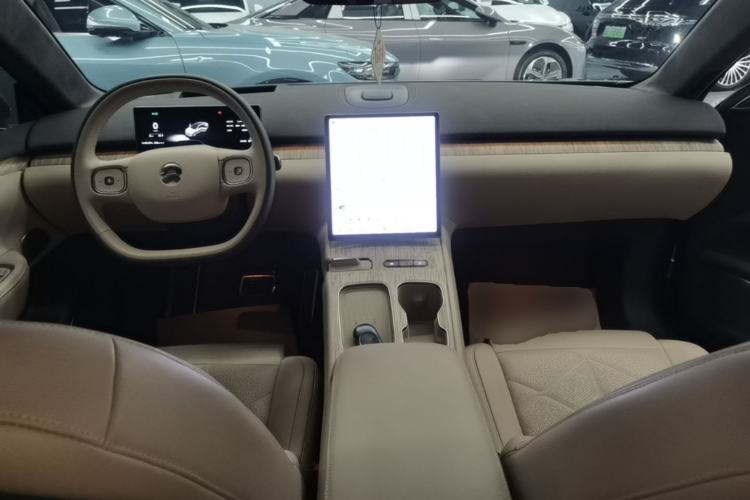 Used Nio ET7 2024 75 kWh Executive Signature Edition Center Console