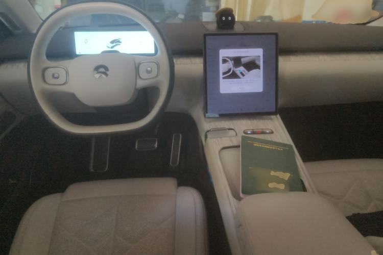 Used Nio ET7 2024 100kWh Executive Signature Edition Center Console