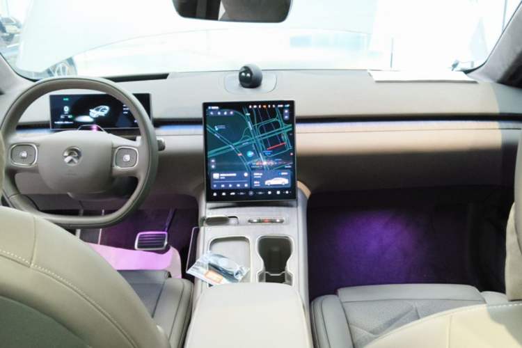 Used Nio ET7 2024 75 kWh Executive Signature Edition Center Console