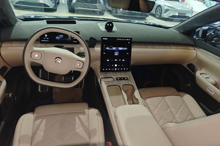 Used Nio ET7 2024 100kWh Executive Signature Edition Center Console