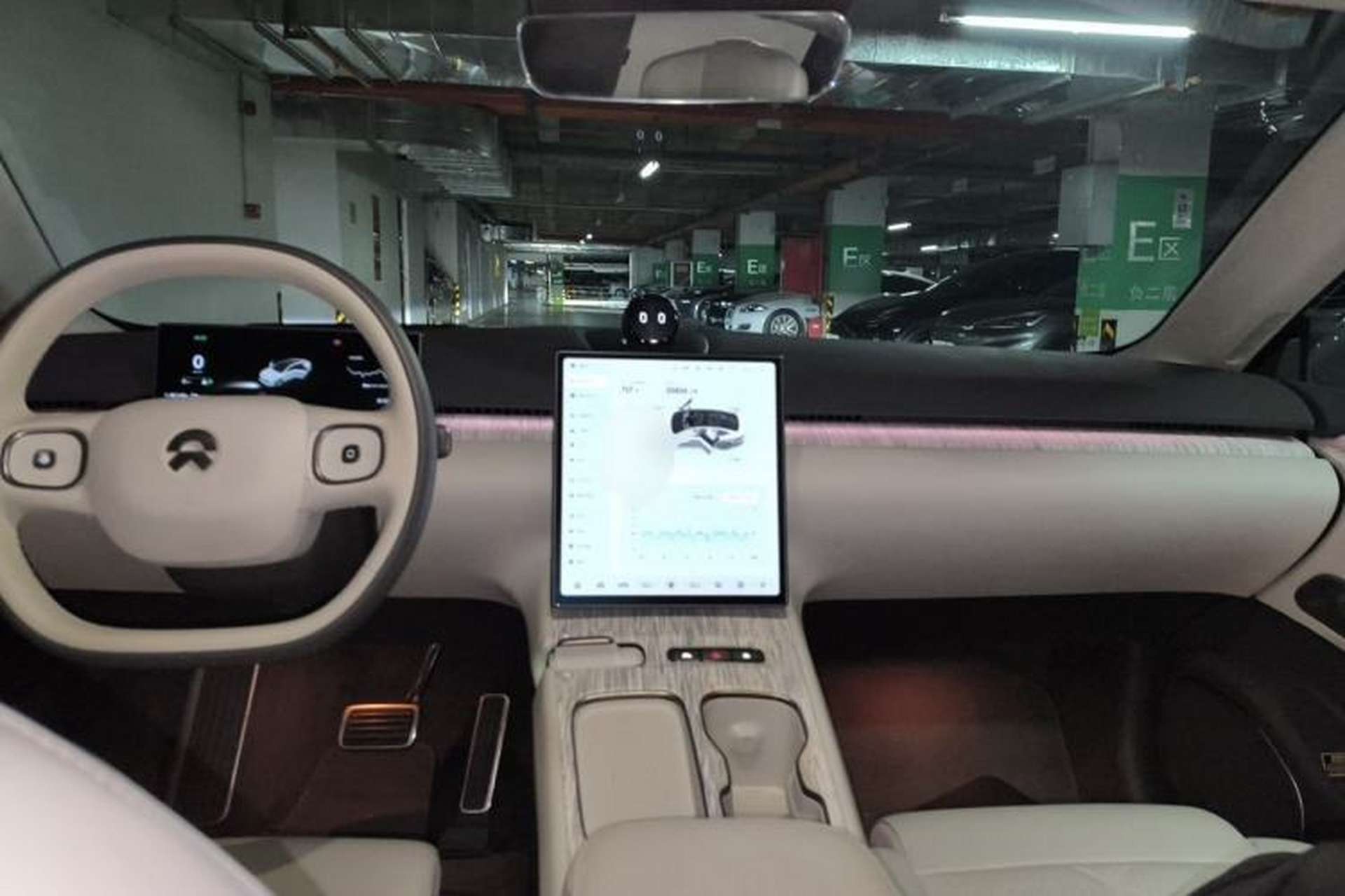 Used Nio ET7 2024 75 kWh Executive Signature Edition Center Console