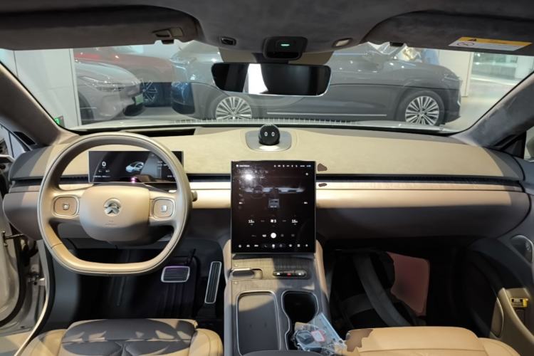 Used Nio ET7 2024 75 kWh Executive Edition Center Console