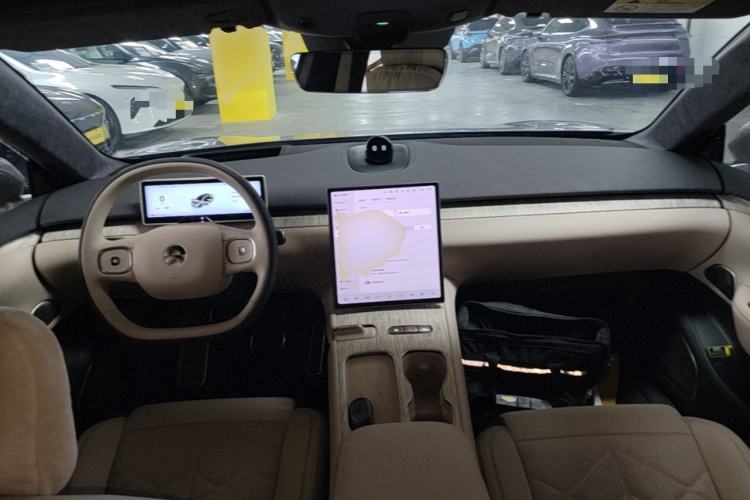 Used Nio ET7 2024 75 kWh Executive Edition Center Console