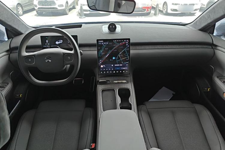 Used Nio ET7 2024 75 kWh Executive Edition Center Console