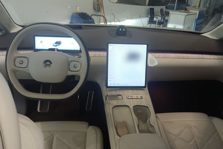 Used Nio ET7 2024 75 kWh Executive Edition Center Console