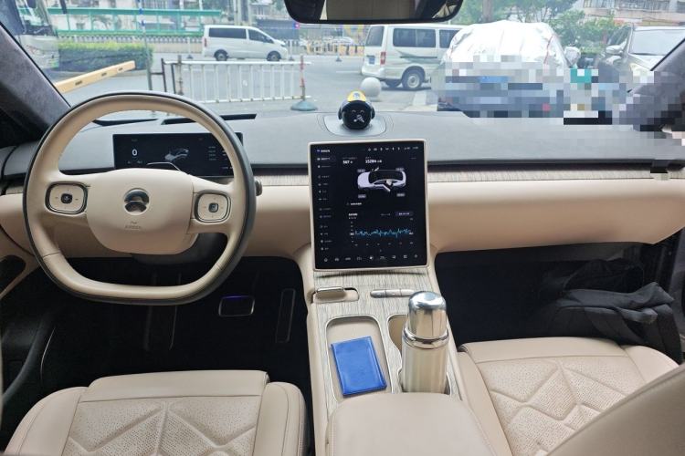 Used Nio ET7 2024 75 kWh Executive Signature Edition Center Console