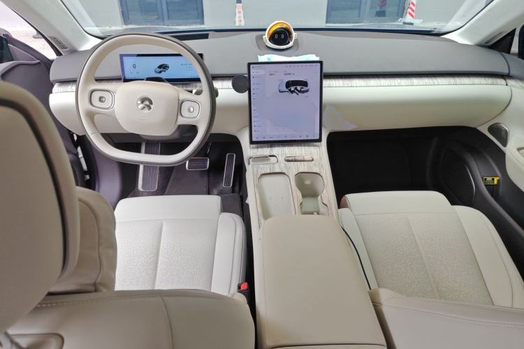 Used Nio ET7 2024 75 kWh Executive Edition Center Console