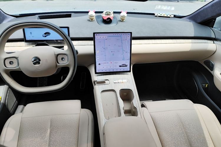 Used Nio ET7 2024 75 kWh Executive Edition Center Console
