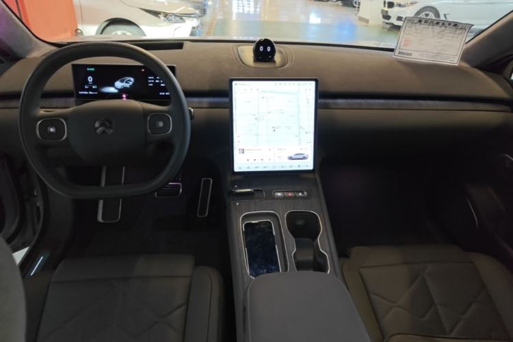 Used Nio ET7 2024 75 kWh Executive Signature Edition Center Console