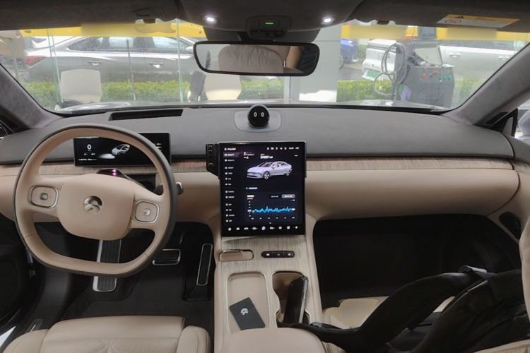 Used Nio ET7 2024 100kWh Executive Edition Center Console