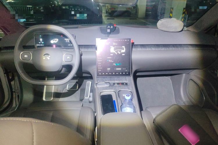 Used Nio ET7 2024 75 kWh Executive Edition Center Console