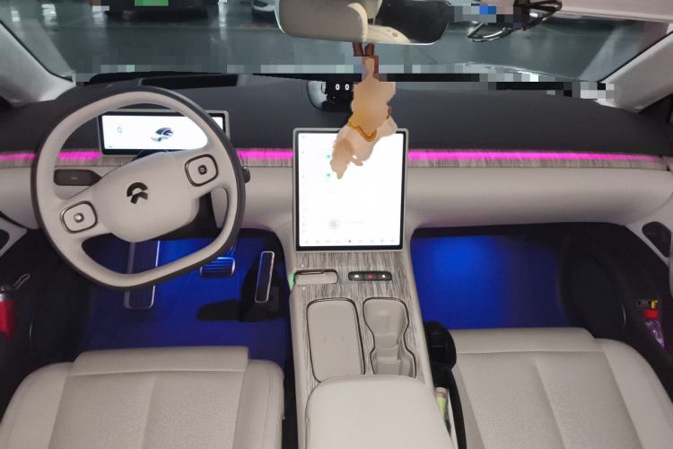 Used Nio ET7 2024 75 kWh Executive Edition Center Console