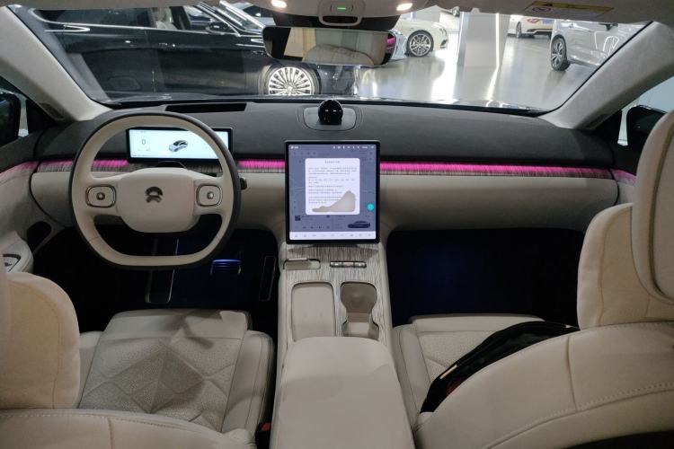 Used Nio ET7 2024 75 kWh Executive Signature Edition Center Console