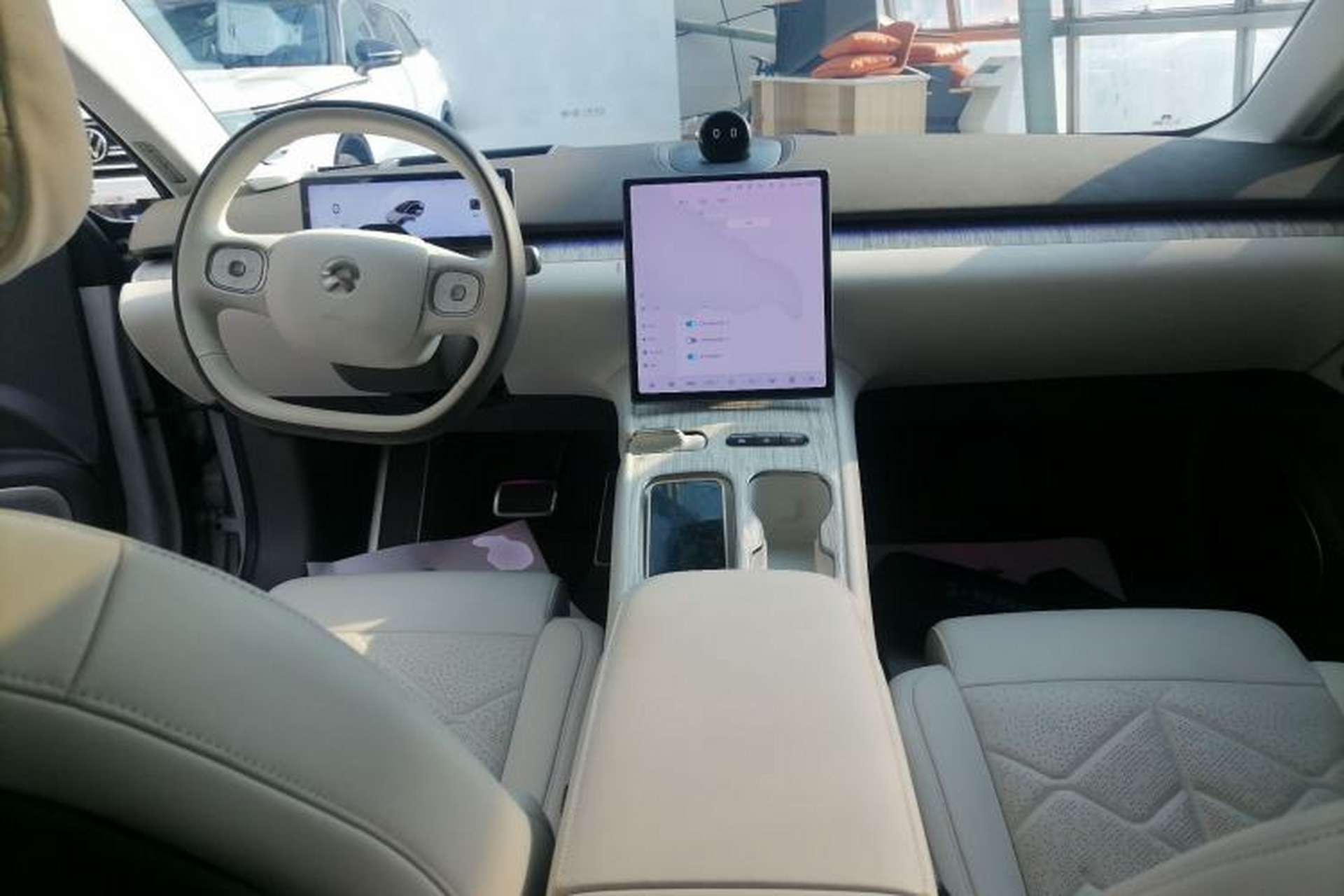 Used Nio ET7 2024 75 kWh Executive Edition Center Console