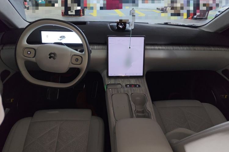 Used Nio ET7 2024 100kWh Executive Signature Edition Center Console