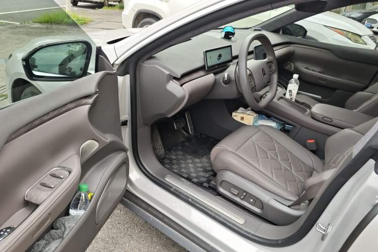Used Nio ET7 2024 75 kWh Executive Edition Driver Seat