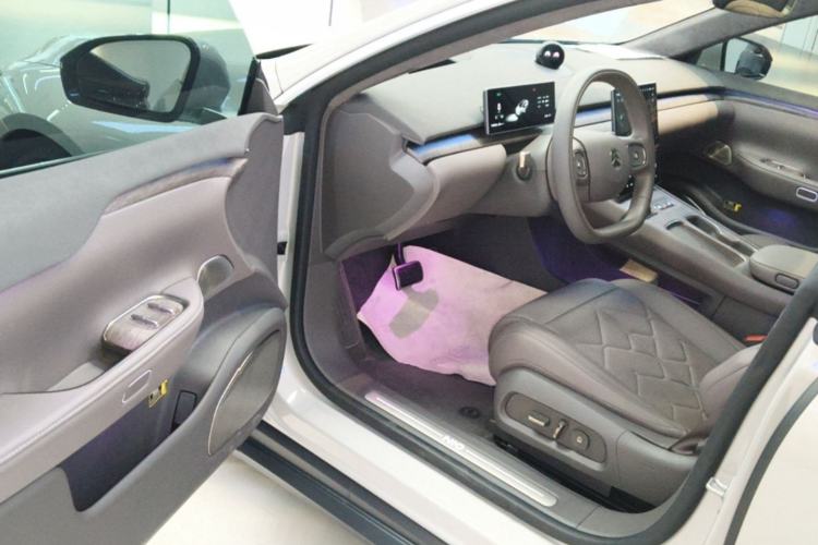 Used Nio ET7 2024 75 kWh Executive Signature Edition Driver Seat