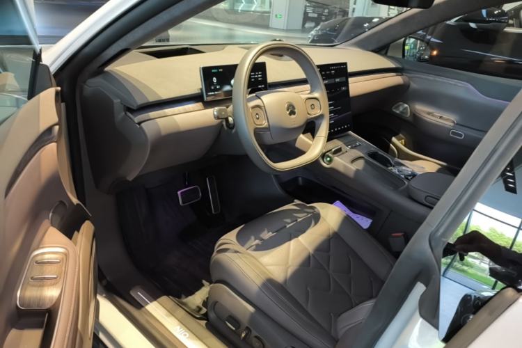 Used Nio ET7 2024 75 kWh Executive Edition Driver Seat