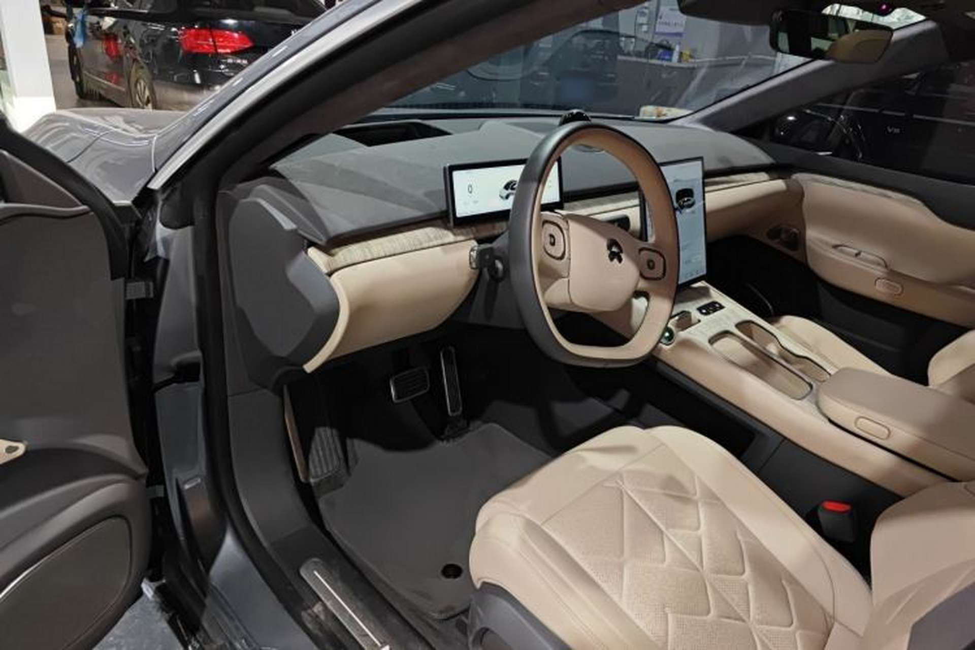 Used Nio ET7 2024 75 kWh Executive Edition Driver Seat