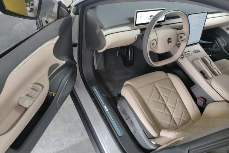 Used Nio ET7 2024 75 kWh Executive Edition Driver Seat