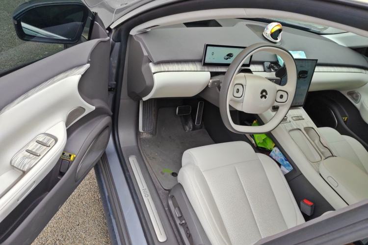 Used Nio ET7 2024 75 kWh Executive Edition Driver Seat